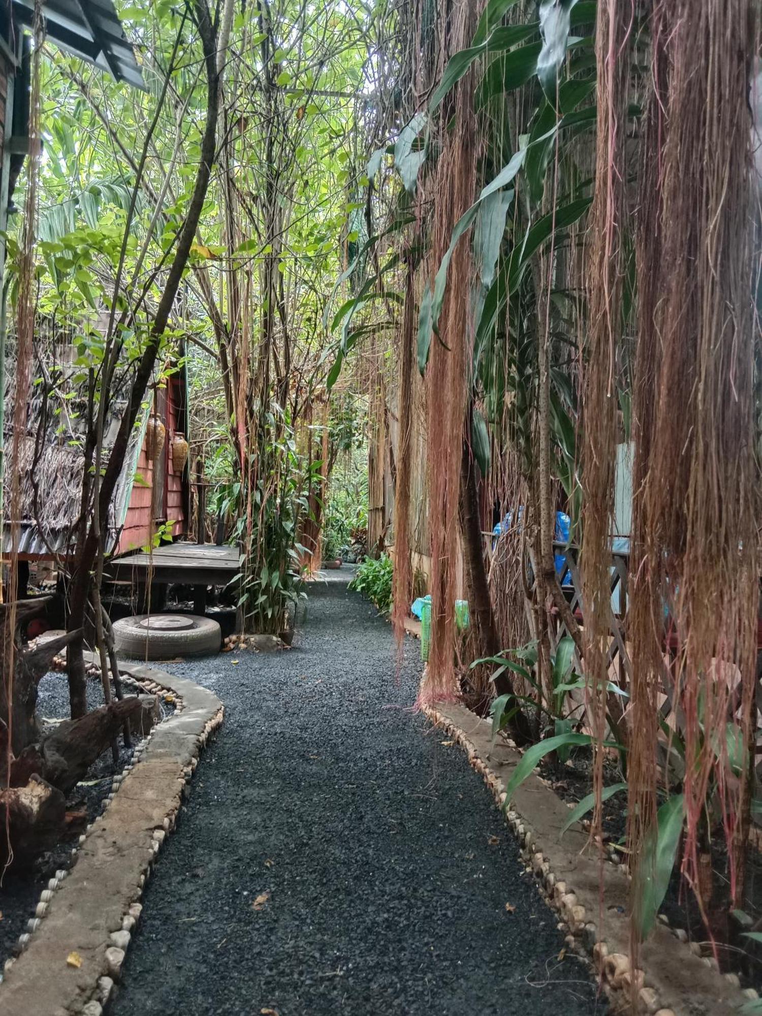 Ratanakiri Homestay & Jungle Trek Banlung Exteriör bild