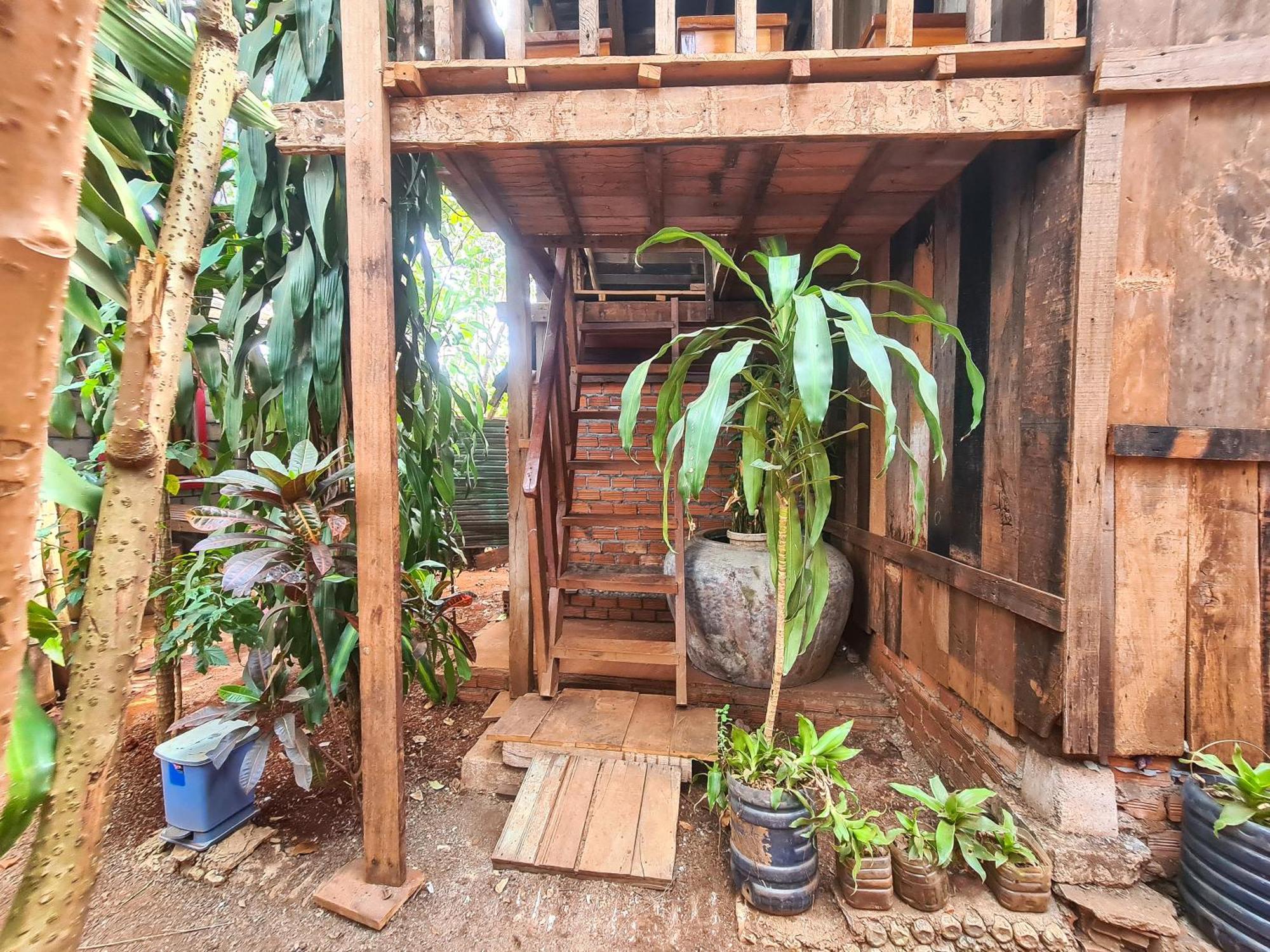 Ratanakiri Homestay & Jungle Trek Banlung Exteriör bild